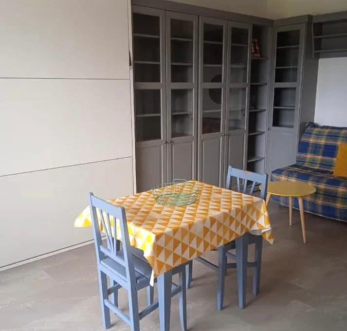 Apartamento Studio Tout Confort Bagnoles de l'Orne Normandie Exterior foto